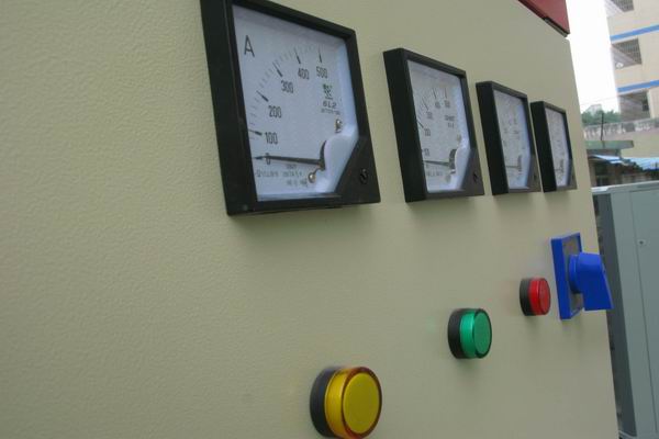 尼玛配电柜-3683讲讲配电柜注意事项